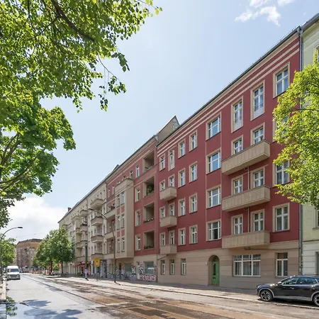 Mooeve Friedrichs Big Apartment