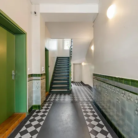 Mooeve Friedrichs Big Apartment Berlin