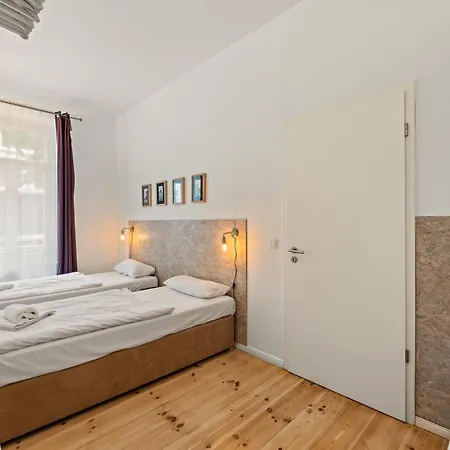 Mooeve Friedrichs Big Apartment *